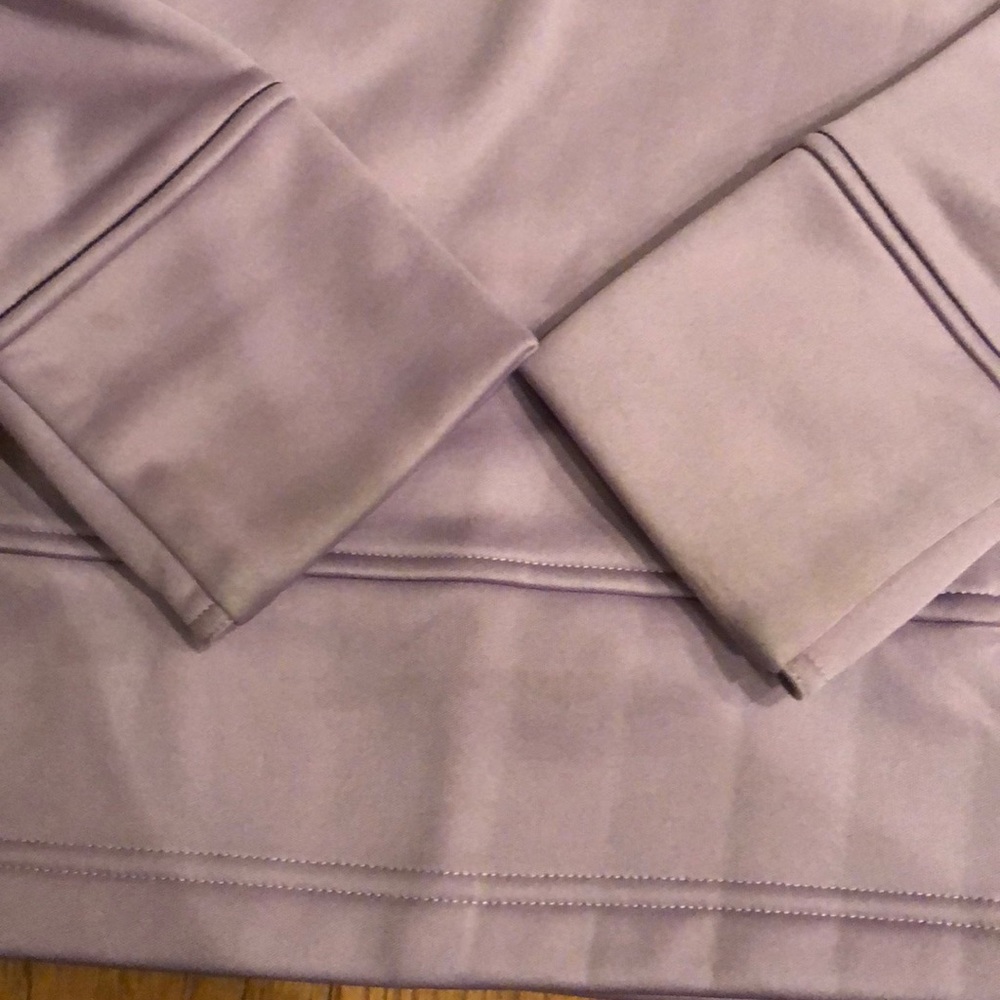 Under Armour semi fitted small purple top - Picture 5 of 8
